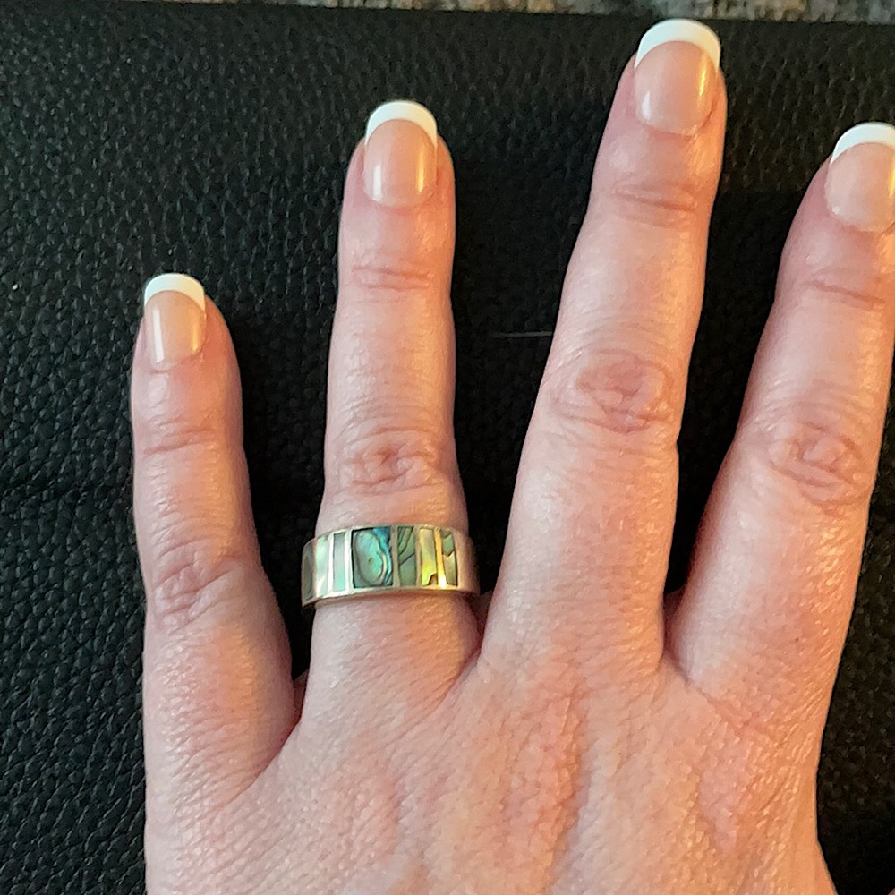 Gorgeous silver ring.